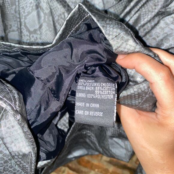 Colebrook & Co. Gray Snakeskin Faux Leather Button Down Belted Jacket Medium - Picture 5 of 6